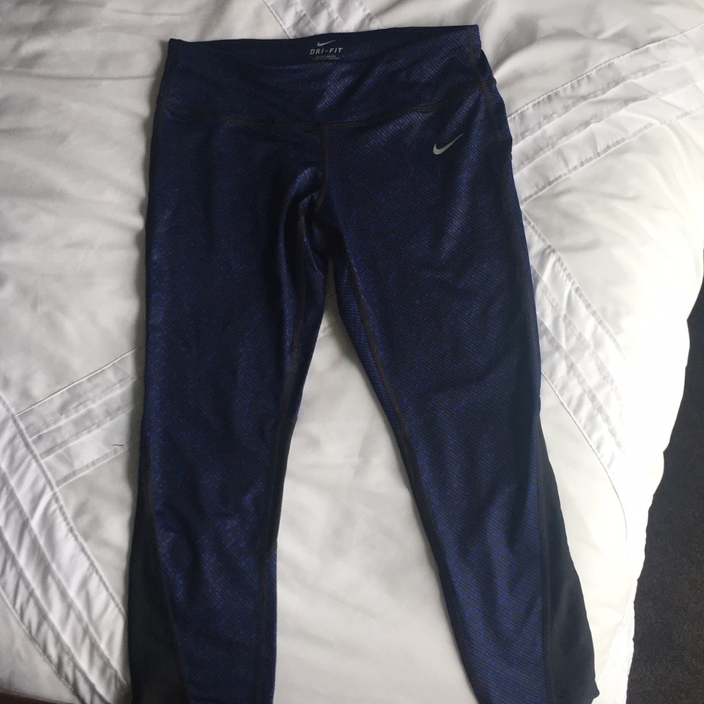 Nike workout capris pants